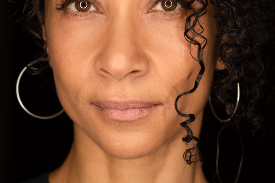 Book a headshot photoshoot