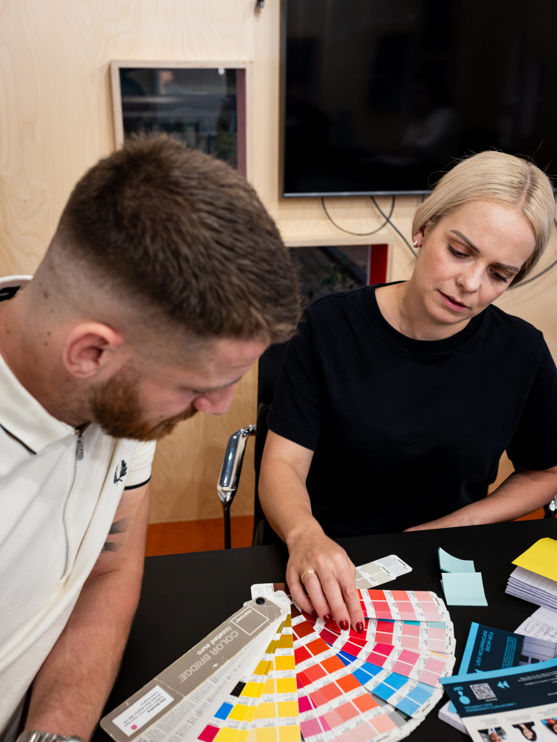 Oliver Lauren Studio, we provide on-demand design support for expert-led B2B service providers — from professional services firms and tech companies to creative and marketing agencies.